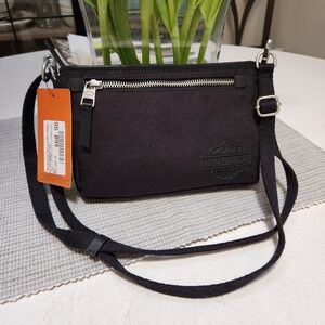 NWT Harley Davidson crossboby 9 X 6, 24 IN Strap.